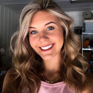 Meet your Posher, Ansley